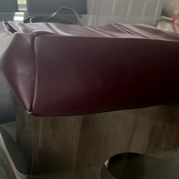 Themoirè Kore Vegan Nappa Quilted Tote (Made in Italy) Burgundy, New w/Tag - Picture 11 of 15